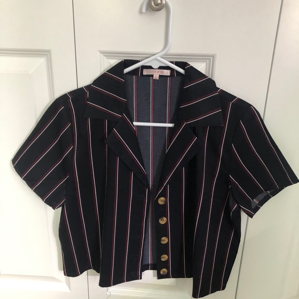 Cropped button up